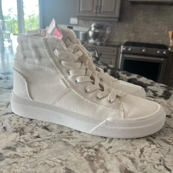 Roxy Shoes - NWT Roxy canvas high tops